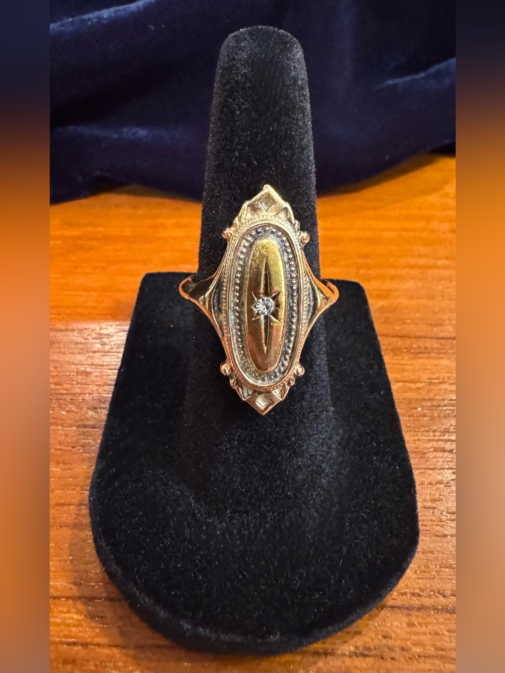 Vintage 1976 Avon Kensington Ring, Antique Gold Tone, Oval, 1 Clear Stone Sz 6-7